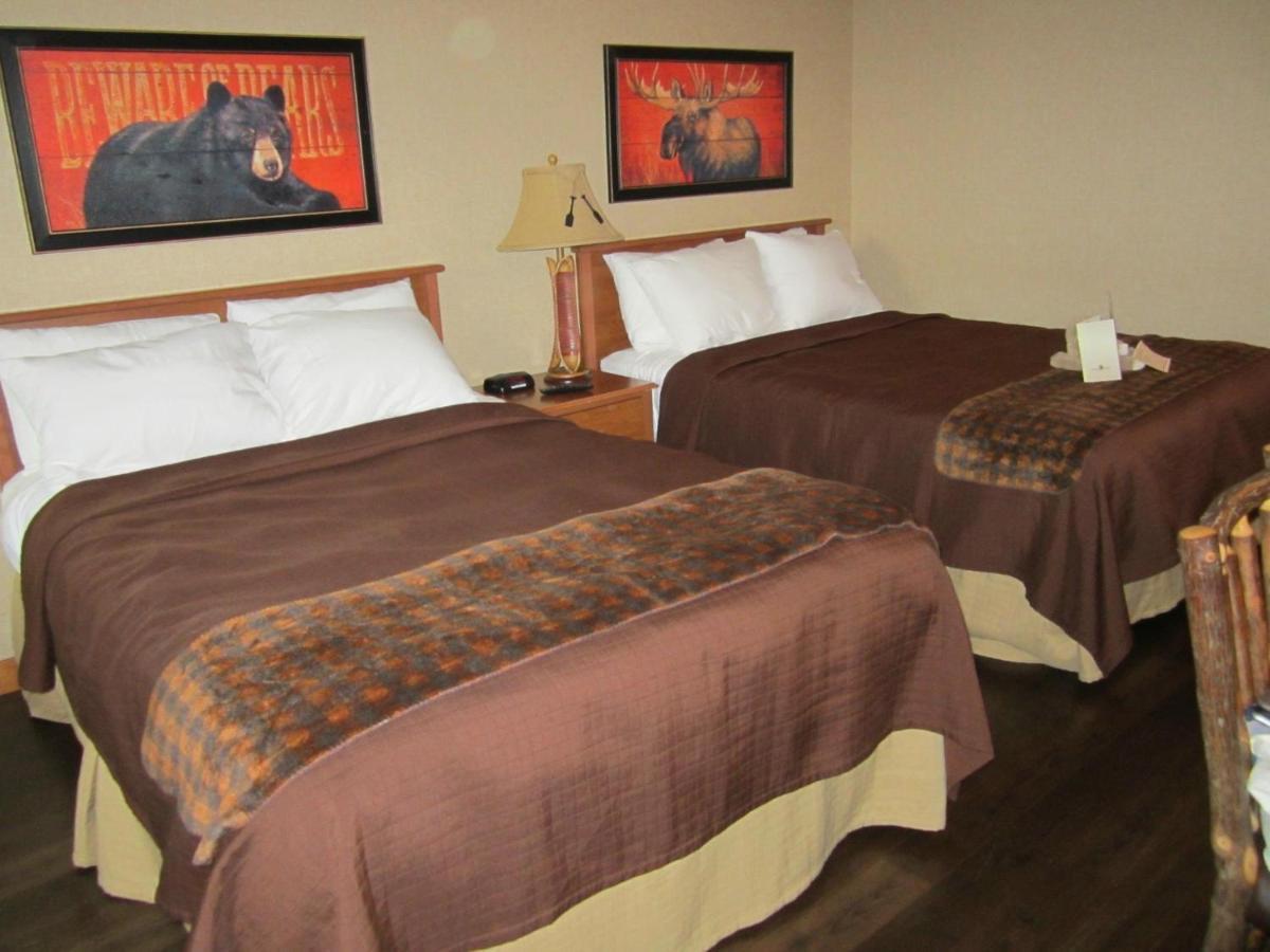 Boarders Inn & Suites By Cobblestone Hotels In Waukon 外观 照片